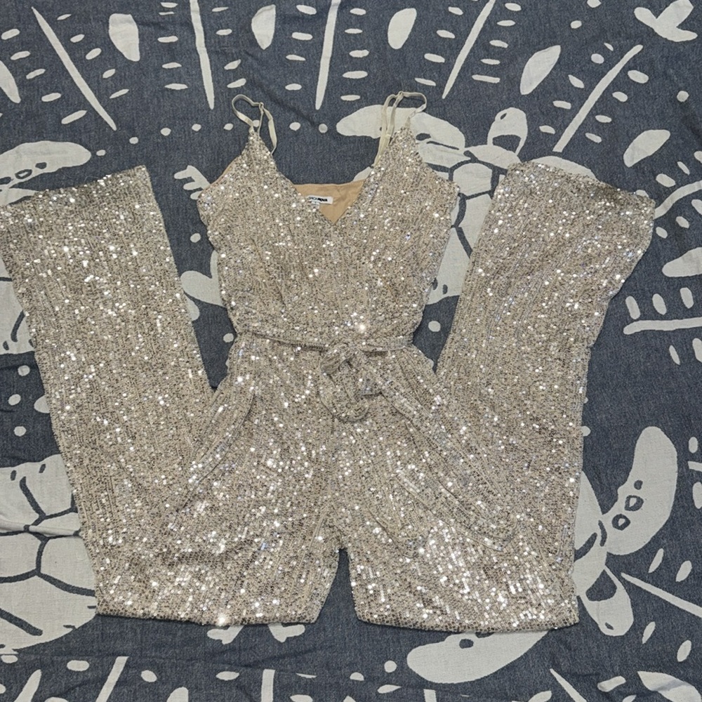 FASHION NOVA JUMPSUIT sequined Small